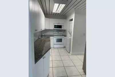 10000 NW 80th #2456, Hialeah Gardens, FL 33016 - Photo 13