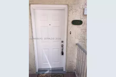 10000 NW 80th #2456, Hialeah Gardens, FL 33016 - Photo 3