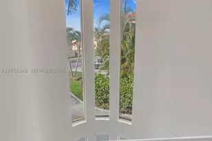 11407 Lakeview, Coral Springs, FL 33071 - Photo 9