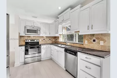11407 Lakeview, Coral Springs, FL 33071 - Photo 21