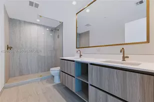 77 SE 5th, Miami, FL 33131 - Photo 9