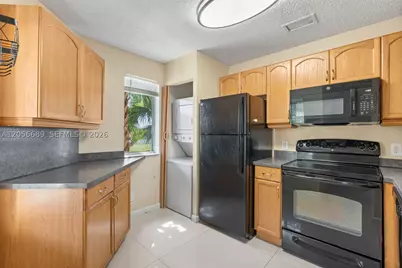 927 Coral Club #927, Coral Springs, FL 33071 - Photo 13