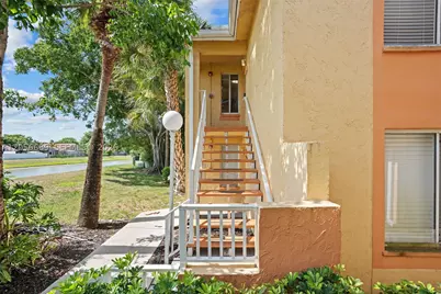 927 Coral Club #927, Coral Springs, FL 33071 - Photo 3