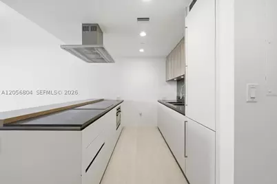 1000 Brickell #3211, Miami, FL 33131 - Photo 3