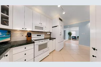 635 NW 97th, Miami, FL 33172 - Photo 11