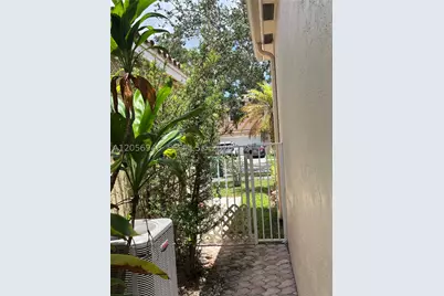 10854 Limeberry, Cooper City, FL 33026 - Photo 17