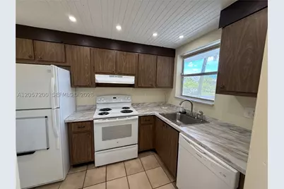 8305 Sunrise Lakes #201, Sunrise, FL 33322 - Photo 5