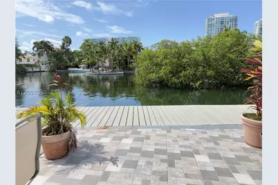 329 Poinciana #909, Sunny Isles Beach, FL 33160 - Photo 5