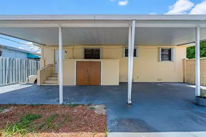 3220 E 8th, Hialeah, FL 33013 - Photo 27
