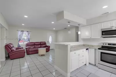 1207 Chateau Park, Fort Lauderdale, FL 33311 - Photo 7