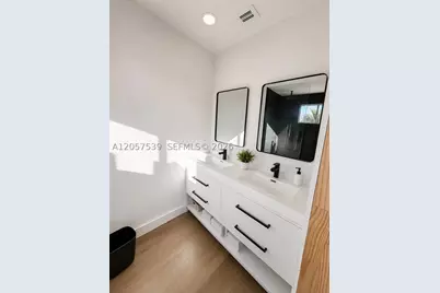 18318 NW 61st, Hialeah, FL 33015 - Photo 9