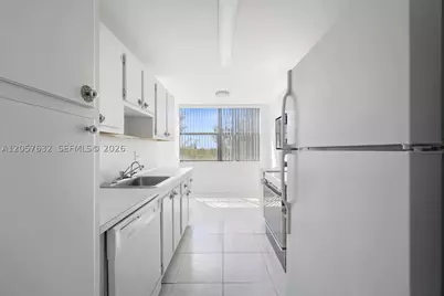 1300 NE Miami Gardens #621E, Miami, FL 33179 - Photo 13