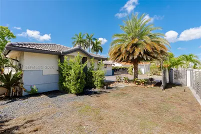 6320 NW 199th, Hialeah, FL 33015 - Photo 5