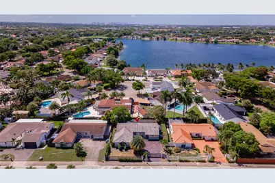 6320 NW 199th, Hialeah, FL 33015 - Photo 29