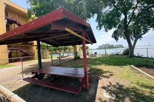 4717 NW 7th, Miami, FL 33126 - Photo 17