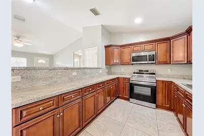 608 Masters, Wildwood, FL 34785 - Photo 9