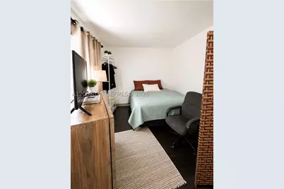 615 NE 7th #7, Hallandale Beach, FL 33009 - Photo 5