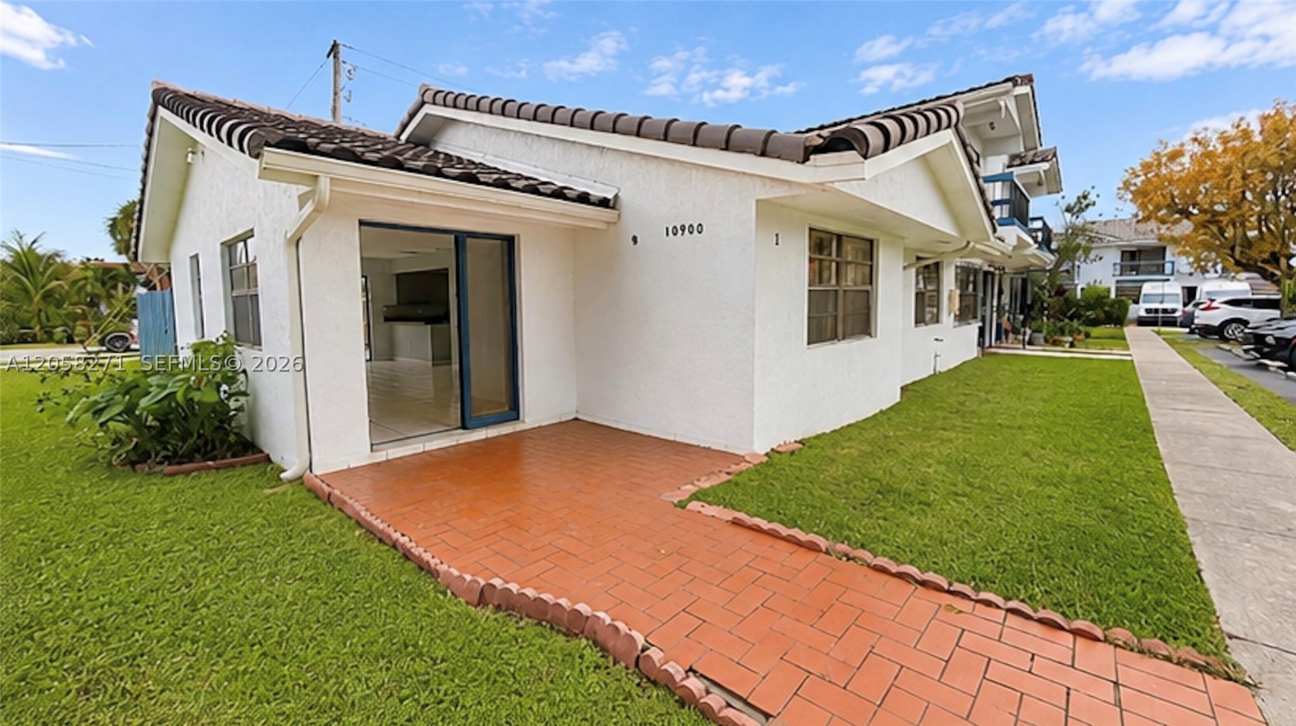 10900 NW 7th #101 - 10900 NW 7th #101, Miami, FL 33172 Luxury Property | Jose Angel Pina