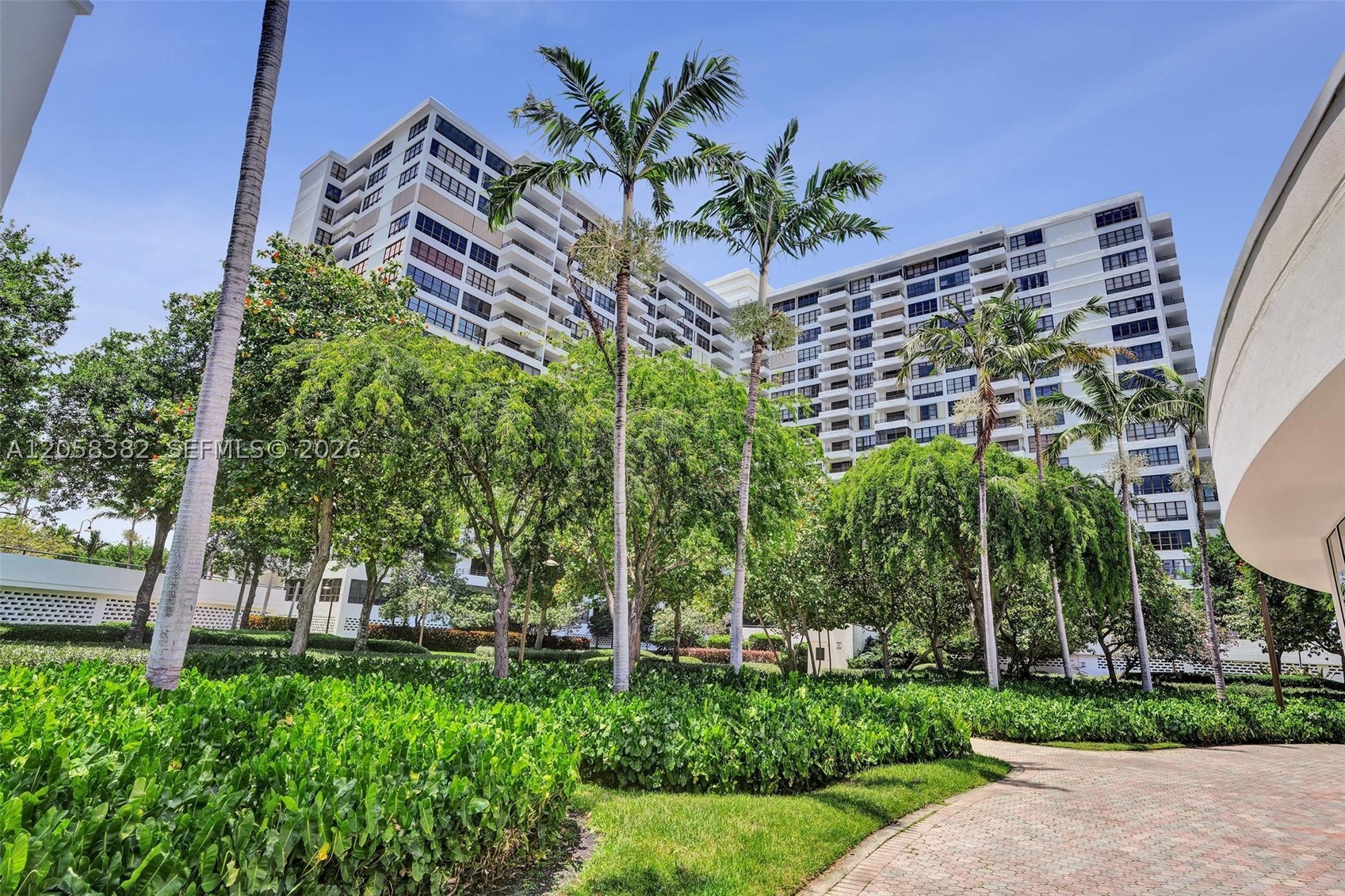 500 Three Islands #213 main architectural view