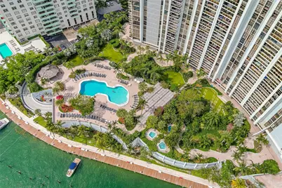9 Island #814, Miami Beach, FL 33139 - Photo 3
