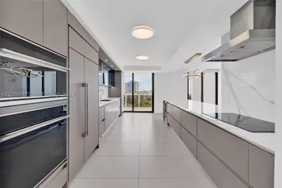 9 Island #814, Miami Beach, FL 33139 - Photo 13