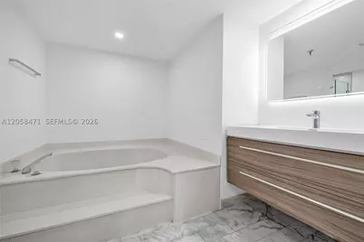 9 Island #814, Miami Beach, FL 33139 - Photo 25