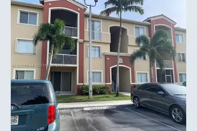 7085 Nova #102, Davie, FL 33317 - Photo 1
