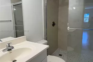 400 Kings Point, Sunny Isles Beach, FL 33160 - Photo 9