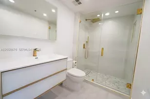 325 S Biscayne, Miami, FL 33131 - Photo 25