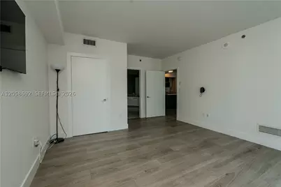 500 Brickell #1407, Miami, FL 33131 - Photo 17