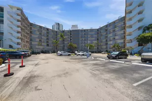 3401 N Country Club, Aventura, FL 33180 - Photo 1