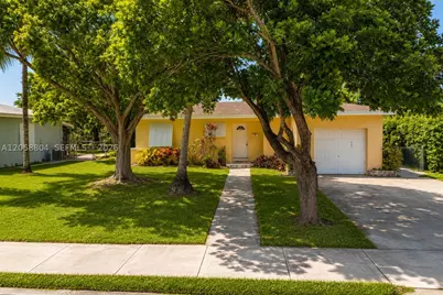 948 NW 9th, Homestead, FL 33030 - Photo 1