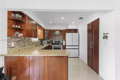 840 N 70th, Hollywood, FL 33024 - Photo 11