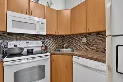 2422 NW 55th, Lauderhill, FL 33313 - Photo 9