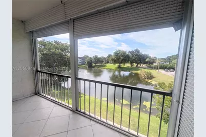 820 S Hollybrook #303, Pembroke Pines, FL 33025 - Photo 11