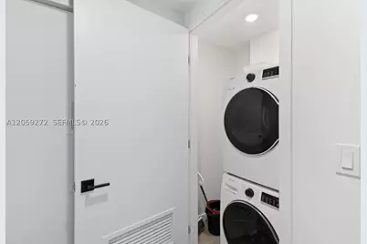 227 NE 2nd #2202, Miami, FL 33132 - Photo 13