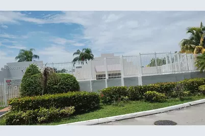 10395 SW 154th Cir #104, Miami, FL 33196 - Photo 3