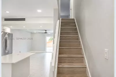 2750 W 76th #203, Hialeah, FL 33016 - Photo 7