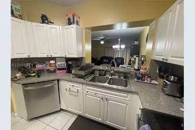 904 NW 100th, Pembroke Pines, FL 33024 - Photo 11