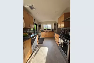 510 Raven, Miami Springs, FL 33166 - Photo 9