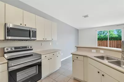 16673 SW 78, Miami, FL 33193 - Photo 5