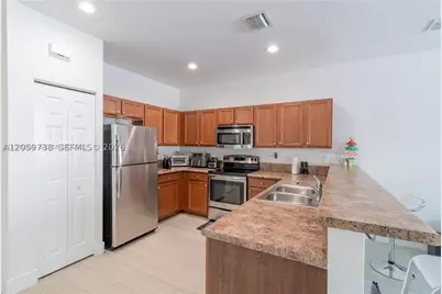 8845 W 35th #8845, Hialeah, FL 33018 - Photo 7