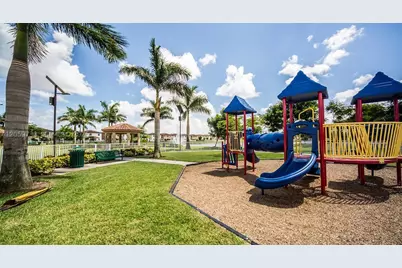 8845 W 35th #8845, Hialeah, FL 33018 - Photo 25