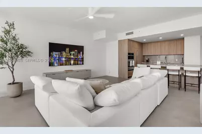 92 SW 3rd #5204, Miami, FL 33130 - Photo 5