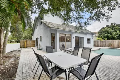 11584 Waterford, Cooper City, FL 33026 - Photo 27