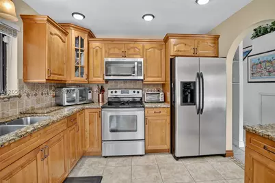 11584 Waterford, Cooper City, FL 33026 - Photo 7