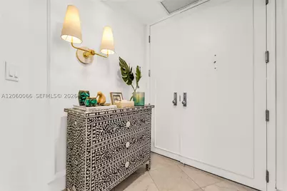848 Brickell Key #1102, Miami, FL 33131 - Photo 5