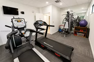 900 NE 195th, Miami, FL 33179 - Photo 41