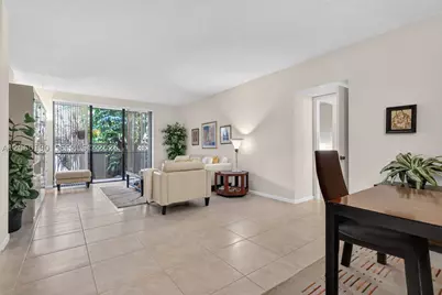 900 NE 195th #109, Miami, FL 33179 - Photo 5