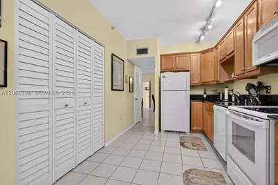 900 NE 195th #109, Miami, FL 33179 - Photo 17